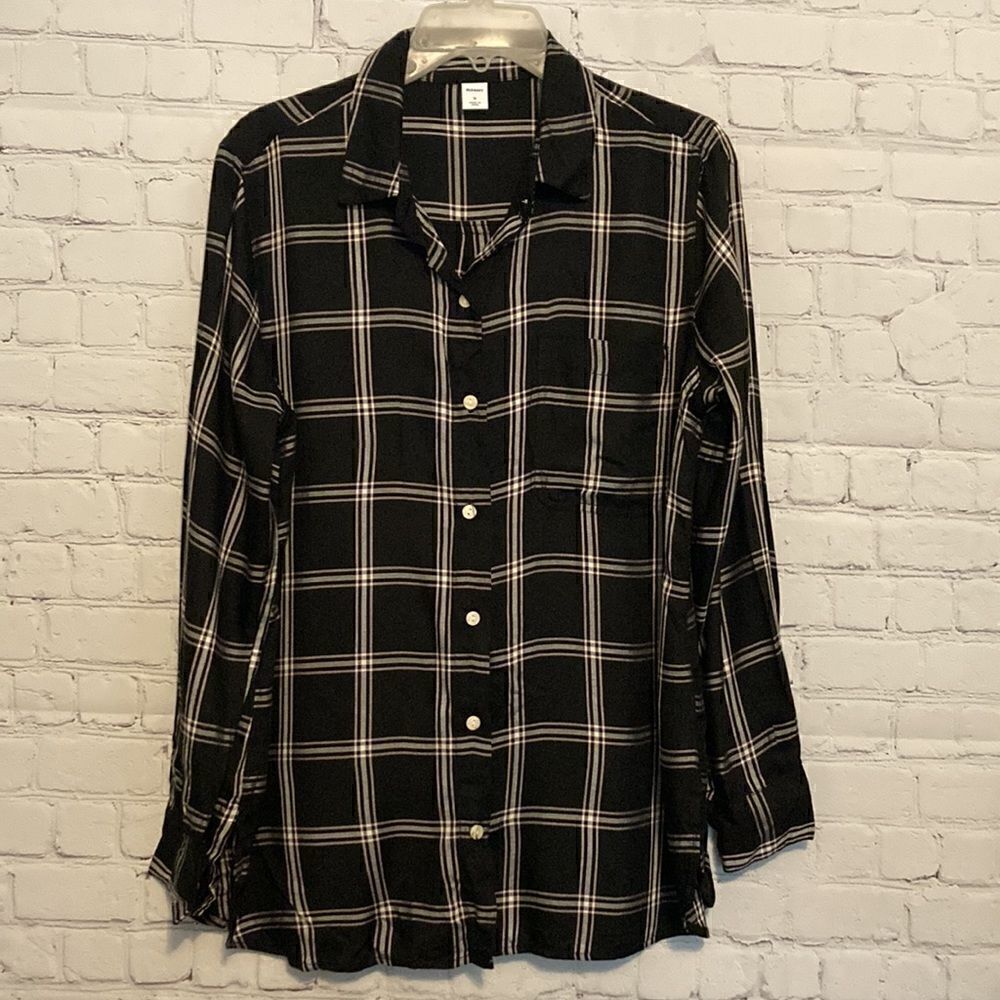 Old Navy long sleeve top button up size small